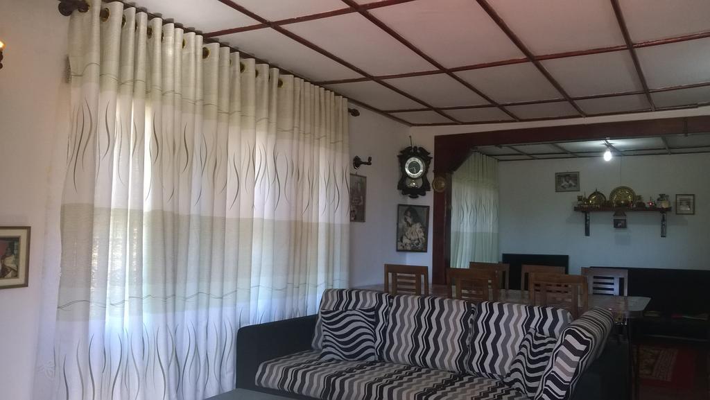 Srihelyes Inn นูวาราเอลิยา ภายนอก รูปภาพ