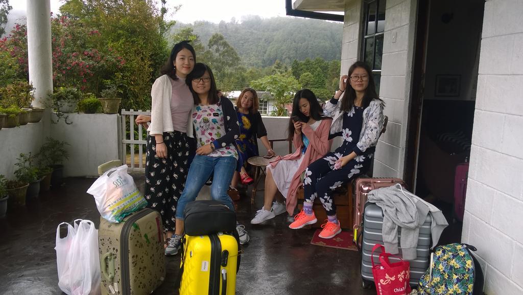 Srihelyes Inn นูวาราเอลิยา ภายนอก รูปภาพ