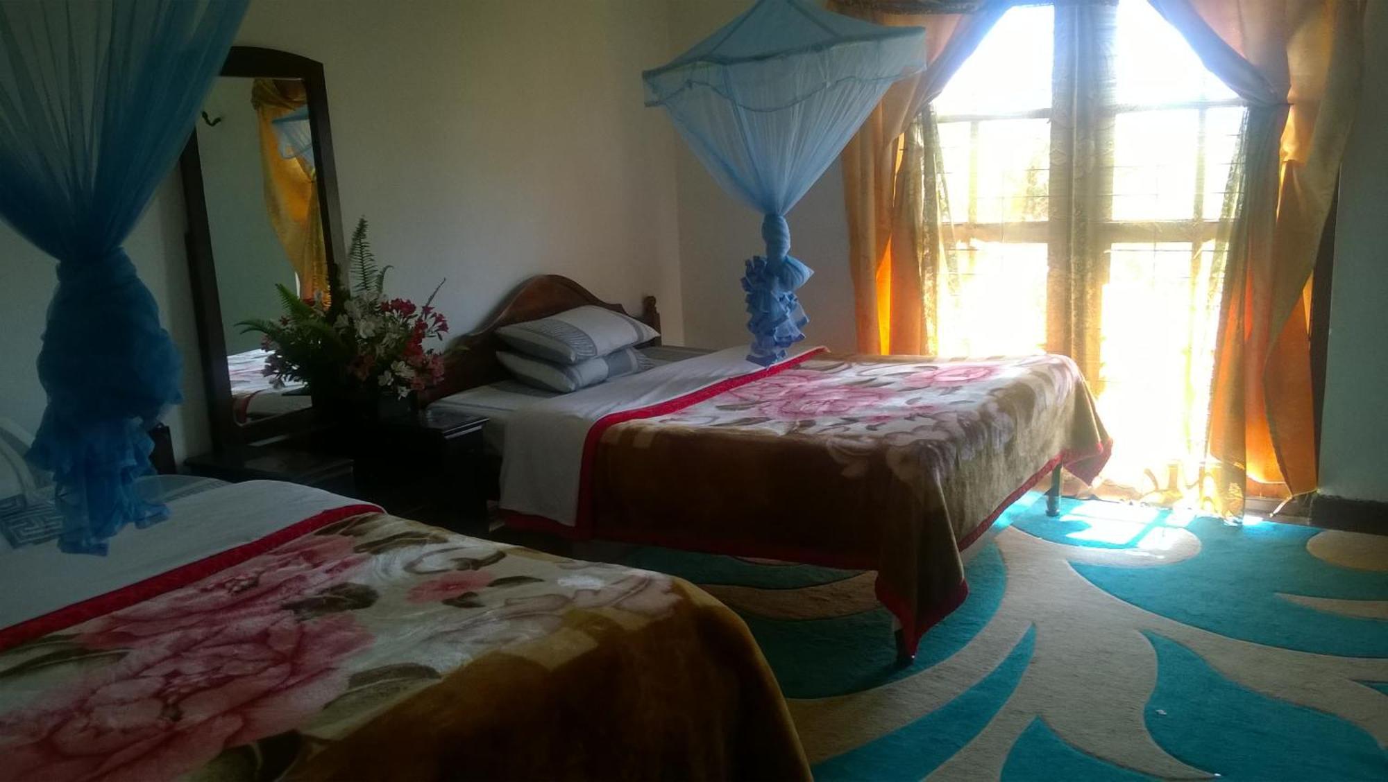 Srihelyes Inn นูวาราเอลิยา ภายนอก รูปภาพ